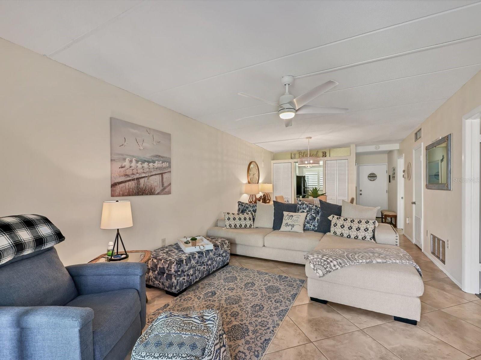 HOLIDAY APTS - Residential