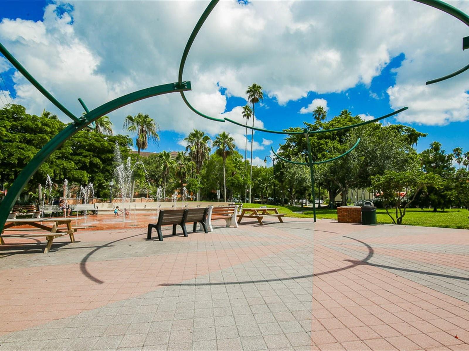 HOLIDAY APTS - Residential