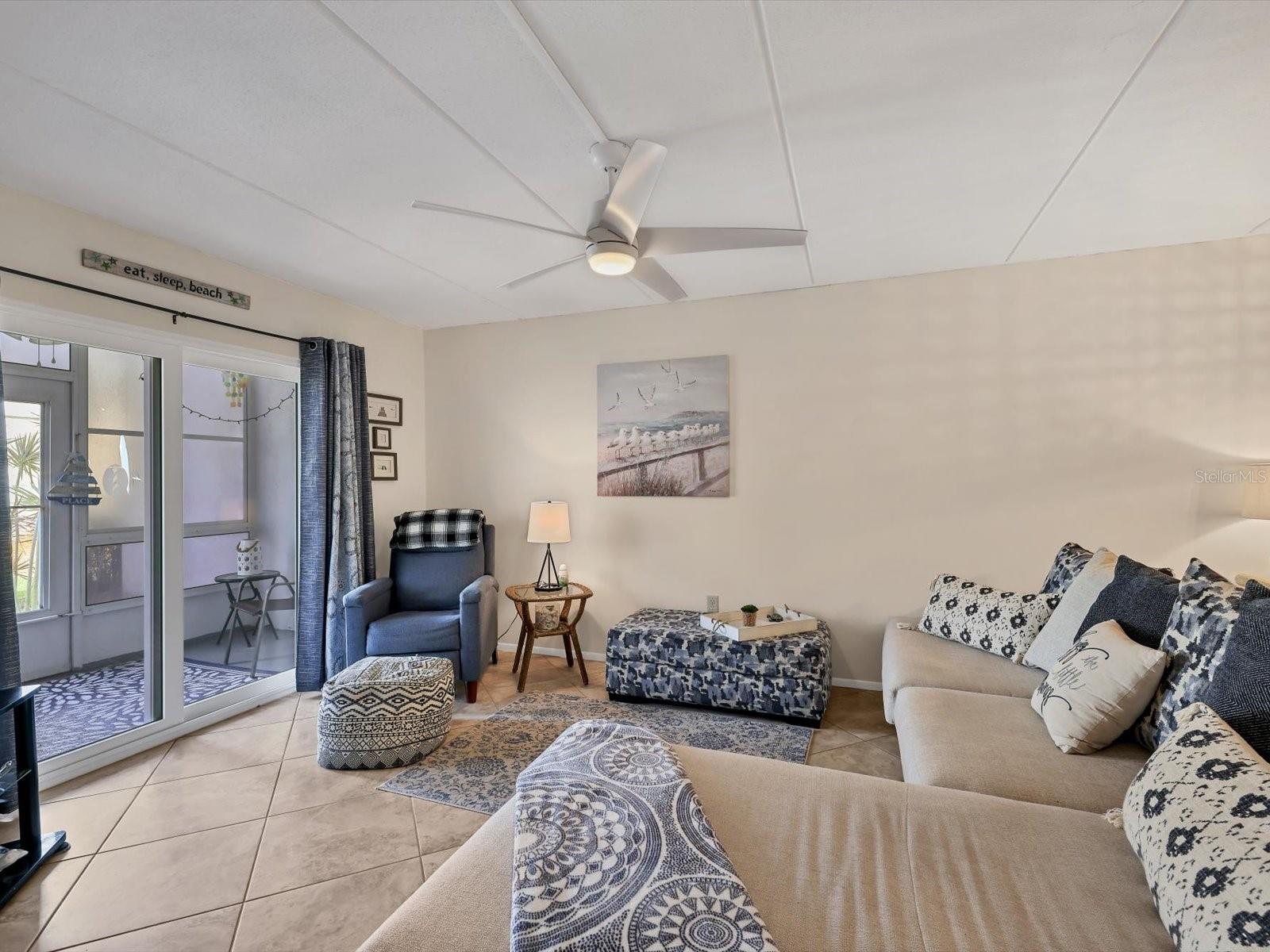 HOLIDAY APTS - Residential