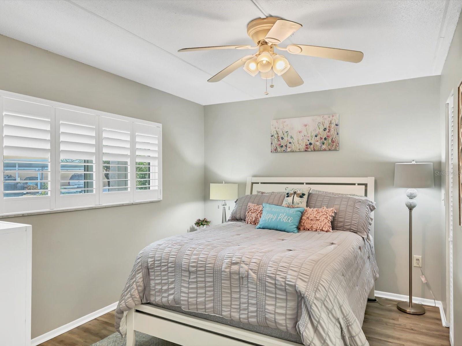 HOLIDAY APTS - Residential