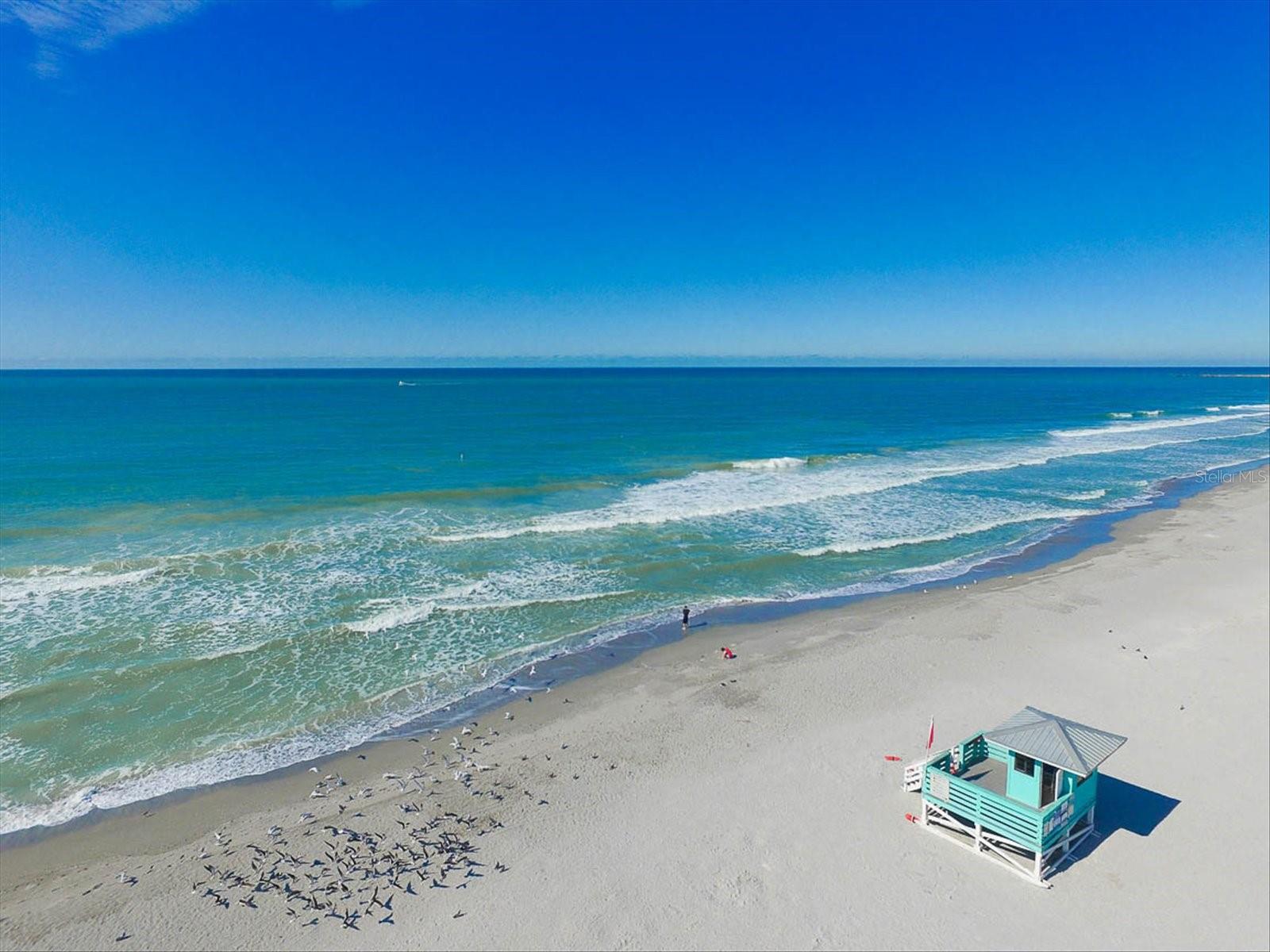 HOLIDAY APTS - Residential