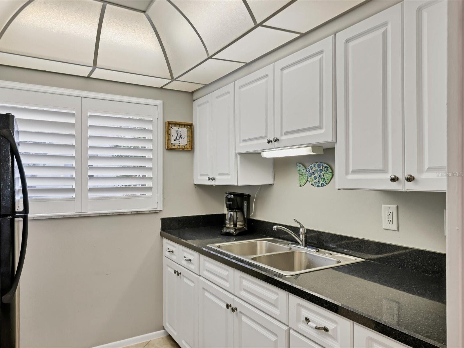 HOLIDAY APTS - Residential