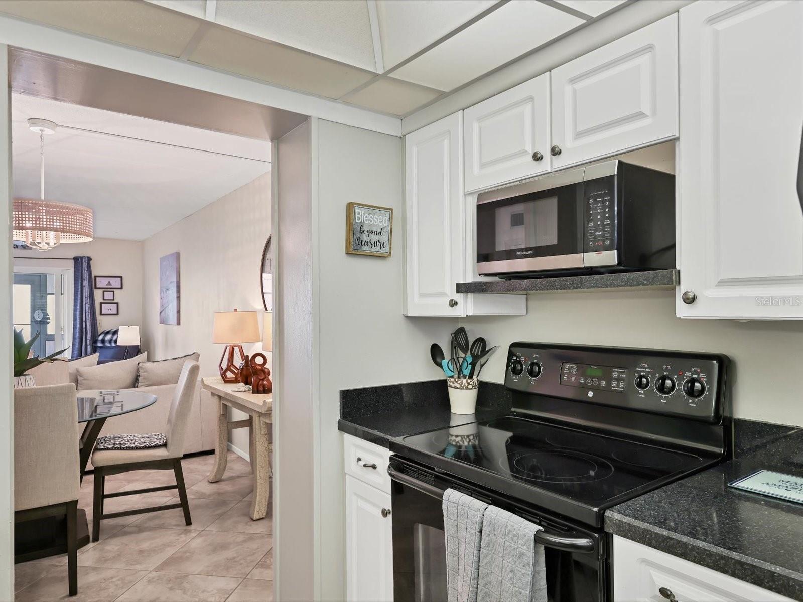 HOLIDAY APTS - Residential