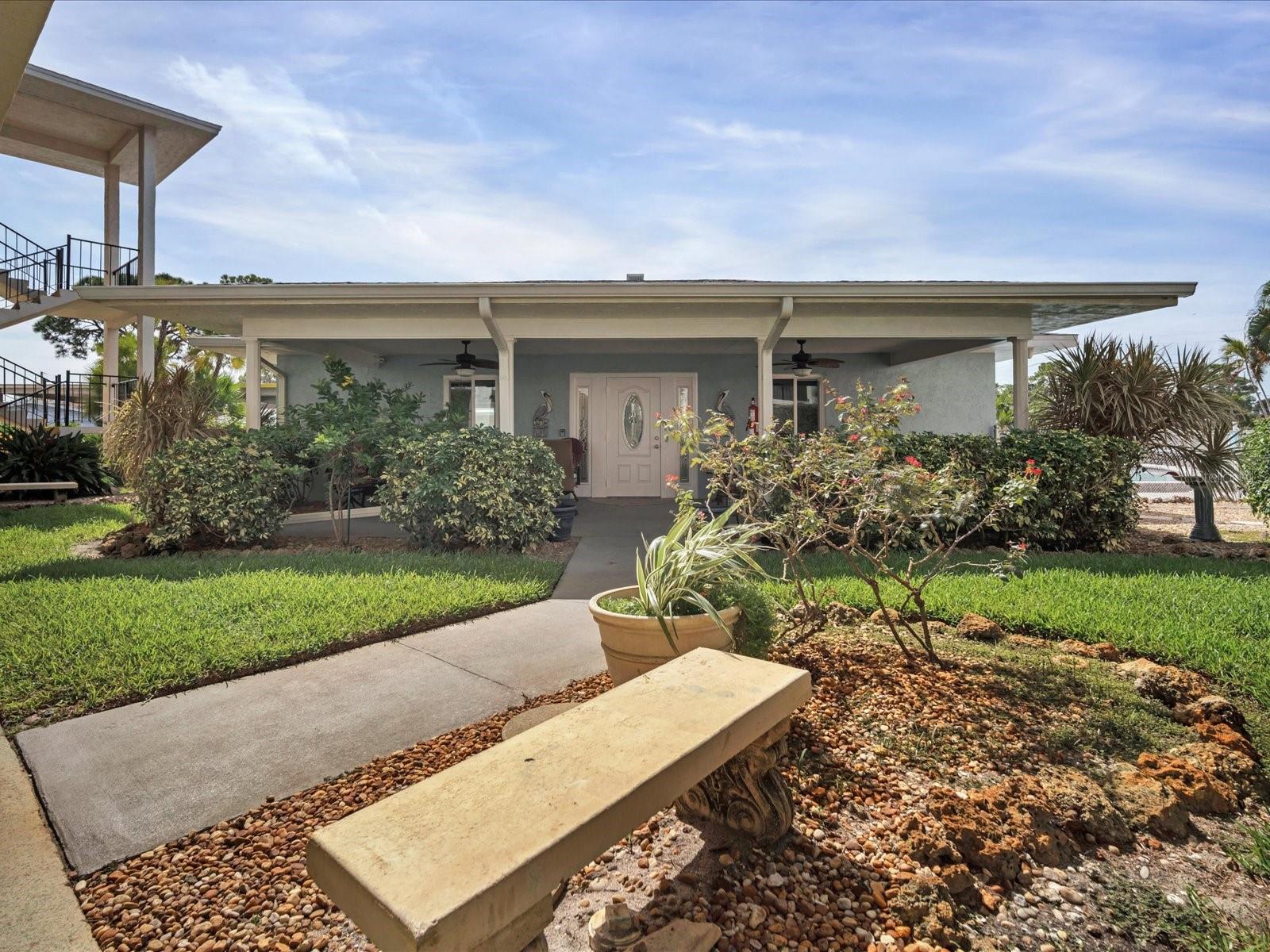 HOLIDAY APTS - Residential