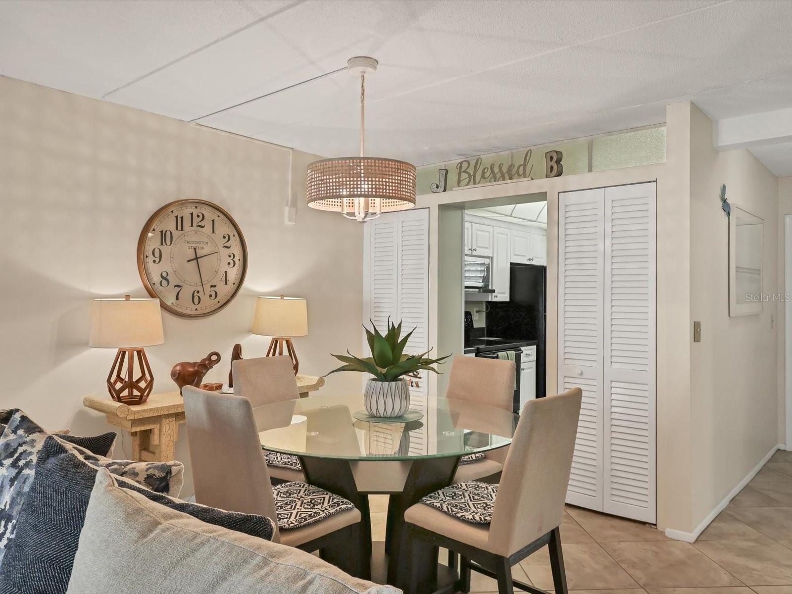 HOLIDAY APTS - Residential