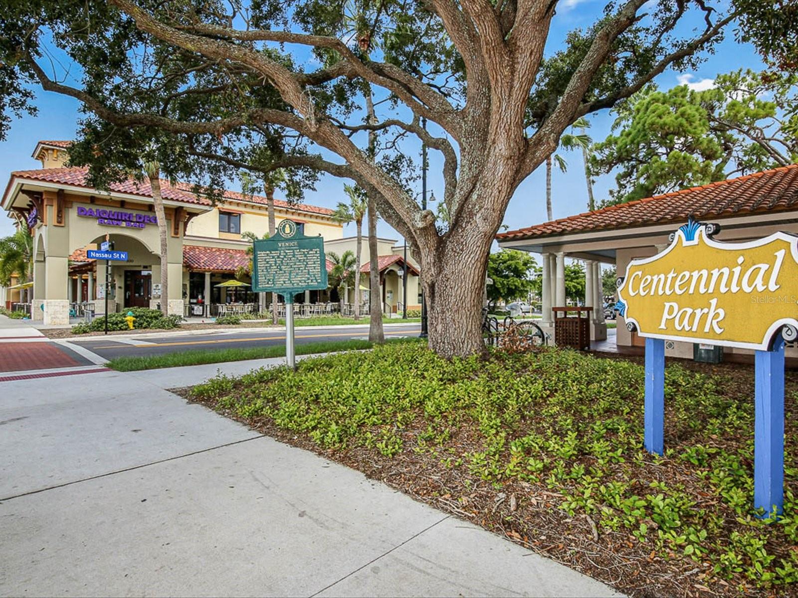 HOLIDAY APTS - Residential