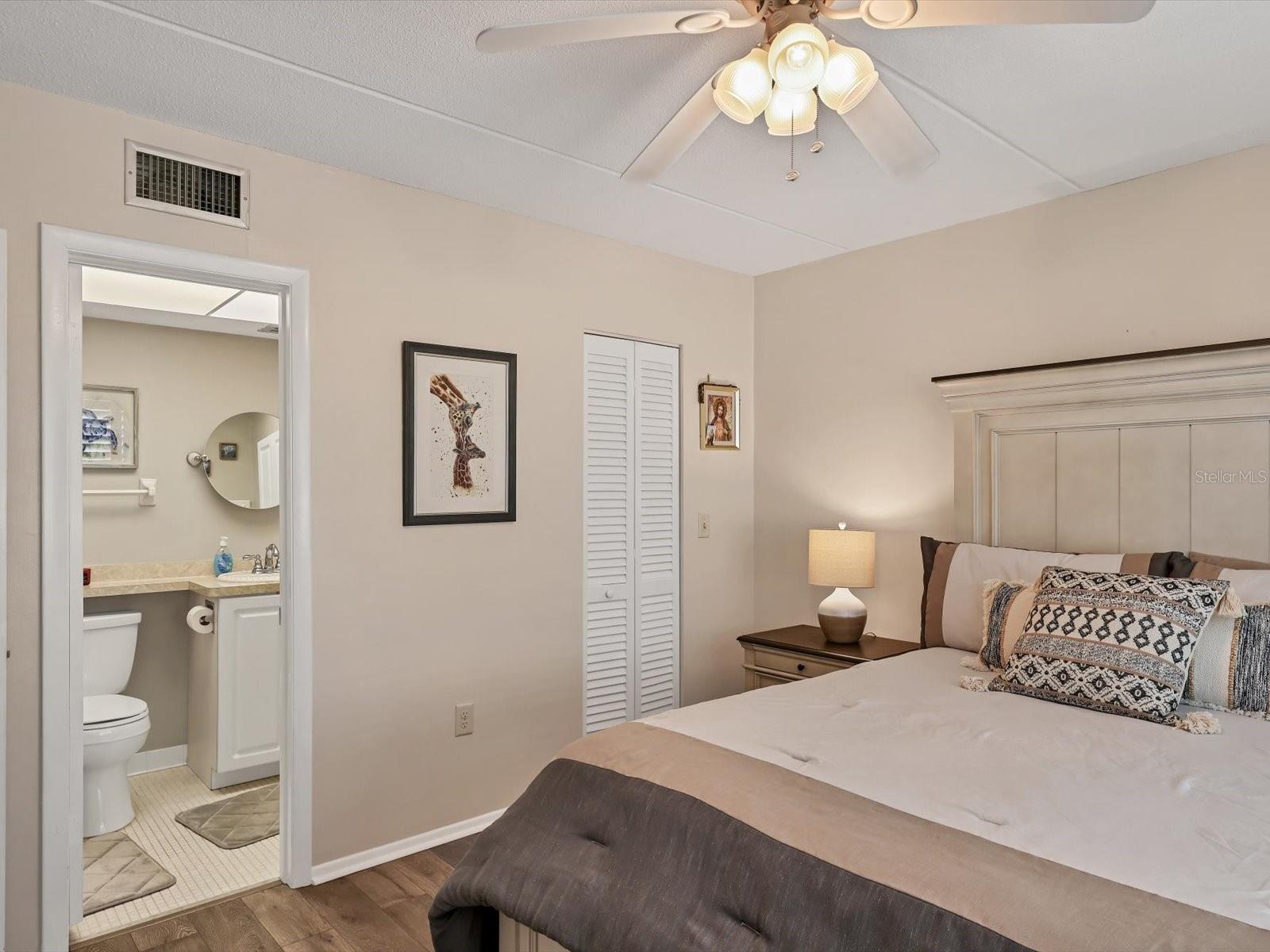 HOLIDAY APTS - Residential