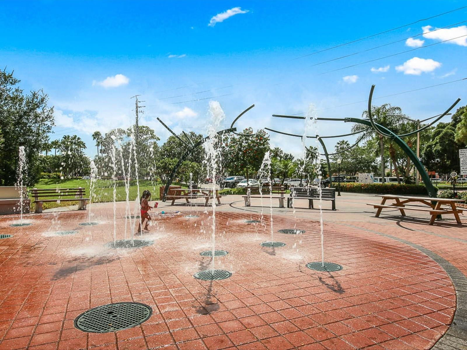 HOLIDAY APTS - Residential