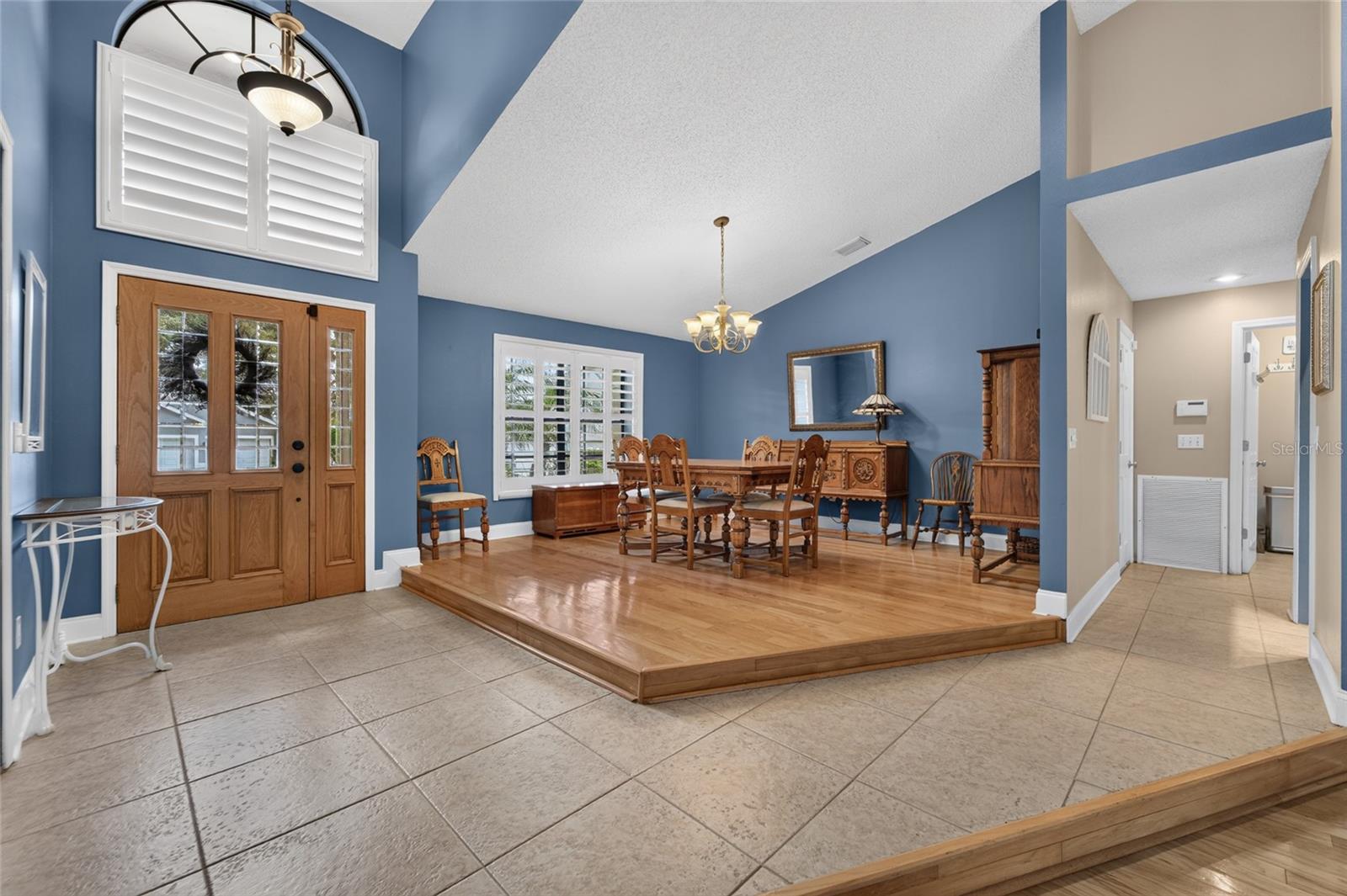 2317 EAGLE BLUFF DRIVE