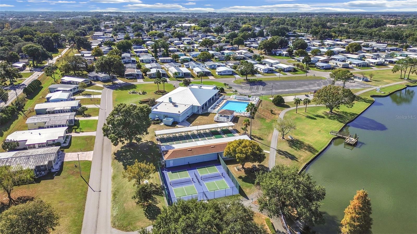 FOXWOOD LAKE ESTATES - Residential