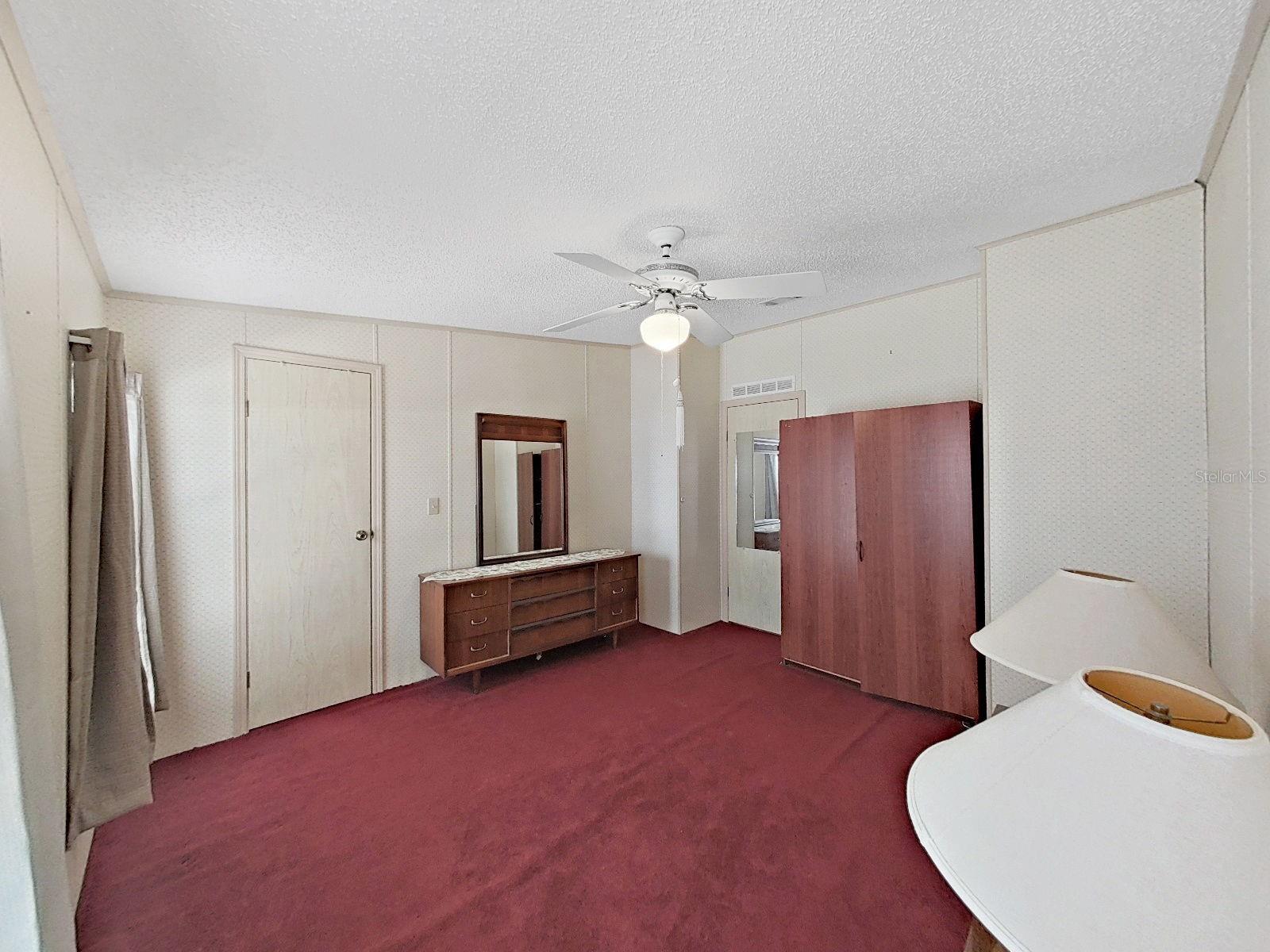 FOXWOOD LAKE ESTATES - Residential