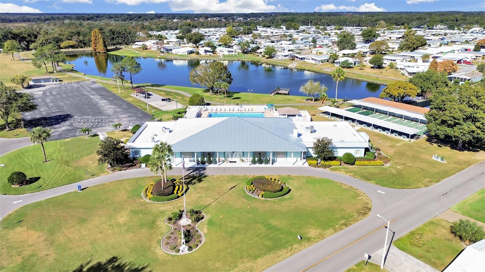 FOXWOOD LAKE ESTATES - Residential