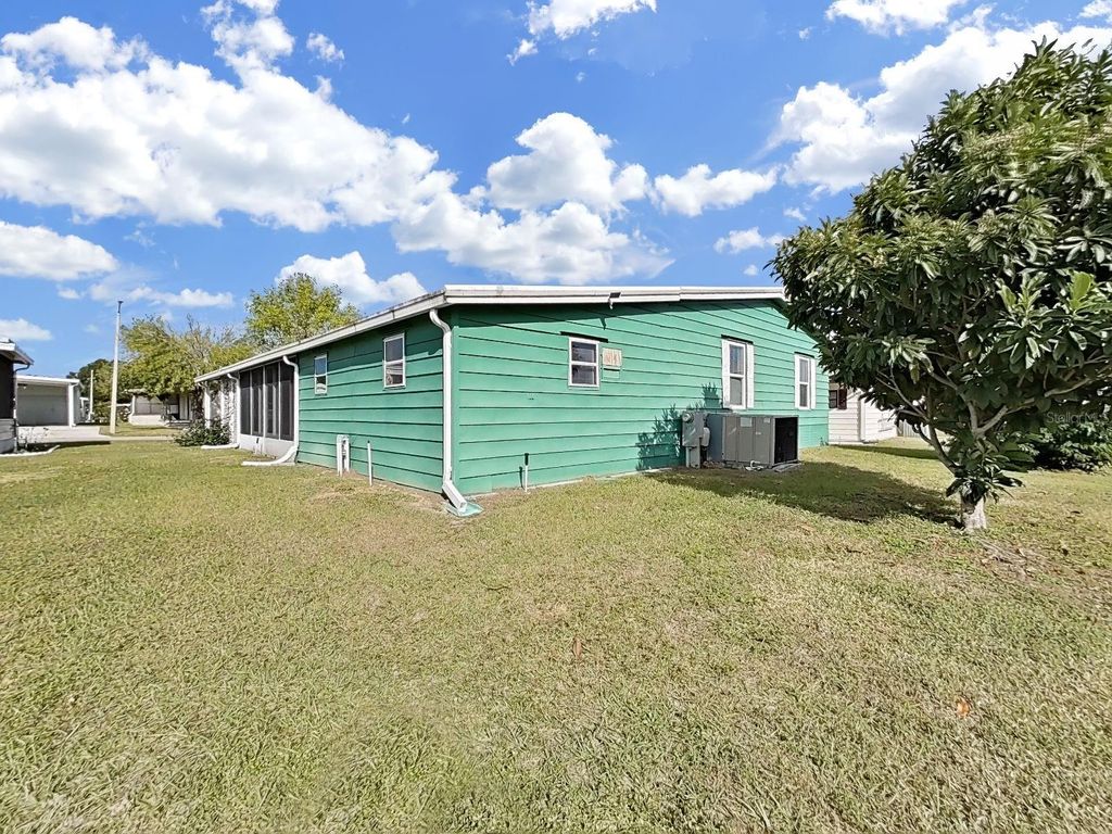 Photo of 1819 Sherwood Hill Dr, Lakeland, FL 33810 (MLS # P4937268)