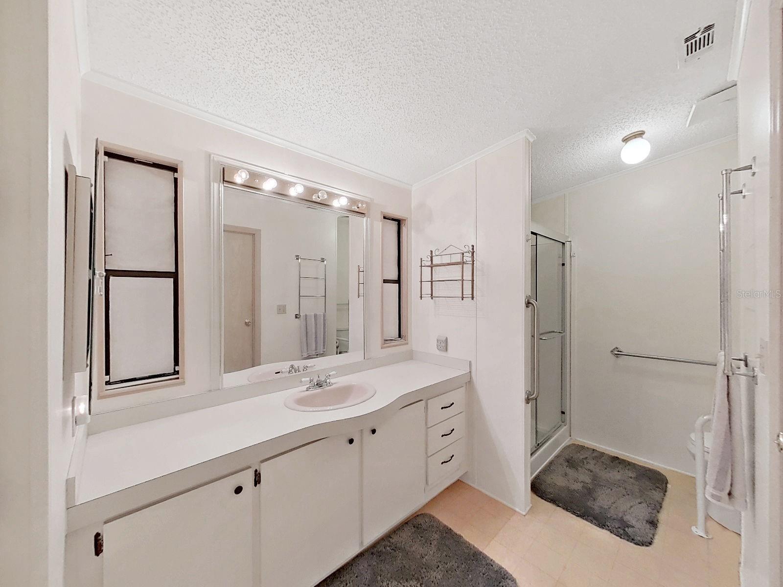 FOXWOOD LAKE ESTATES - Residential