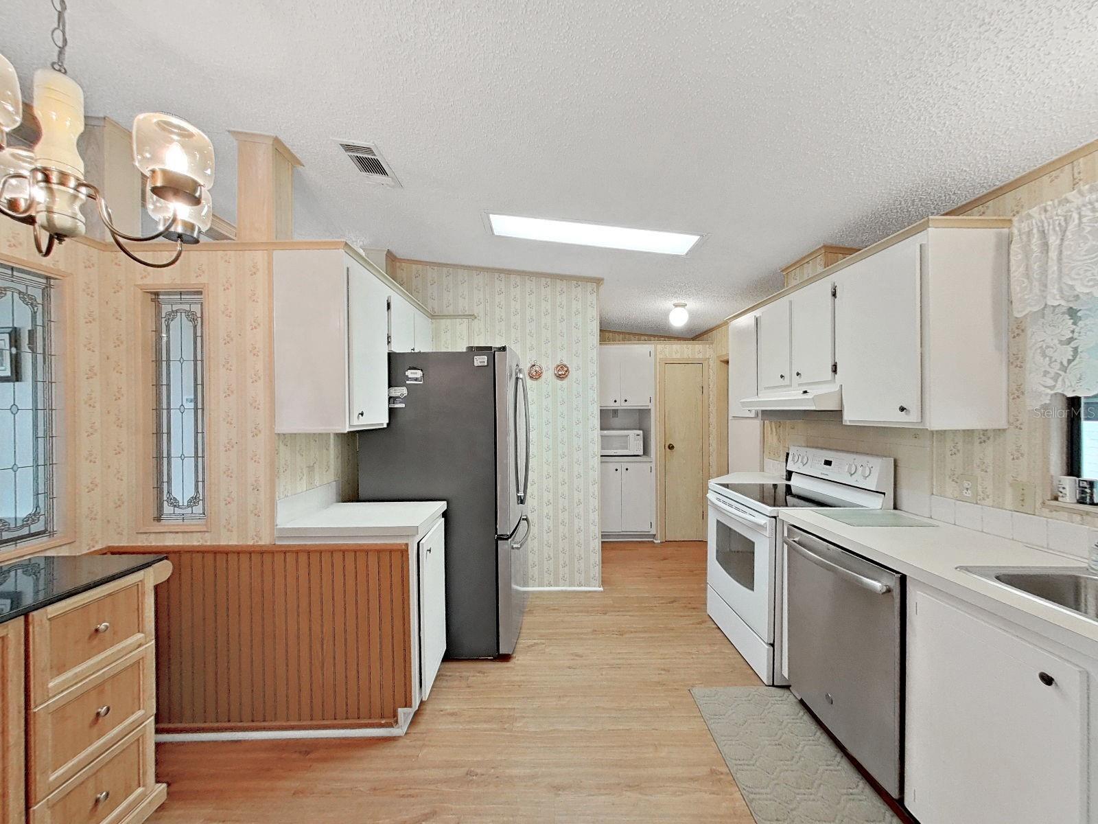 FOXWOOD LAKE ESTATES - Residential