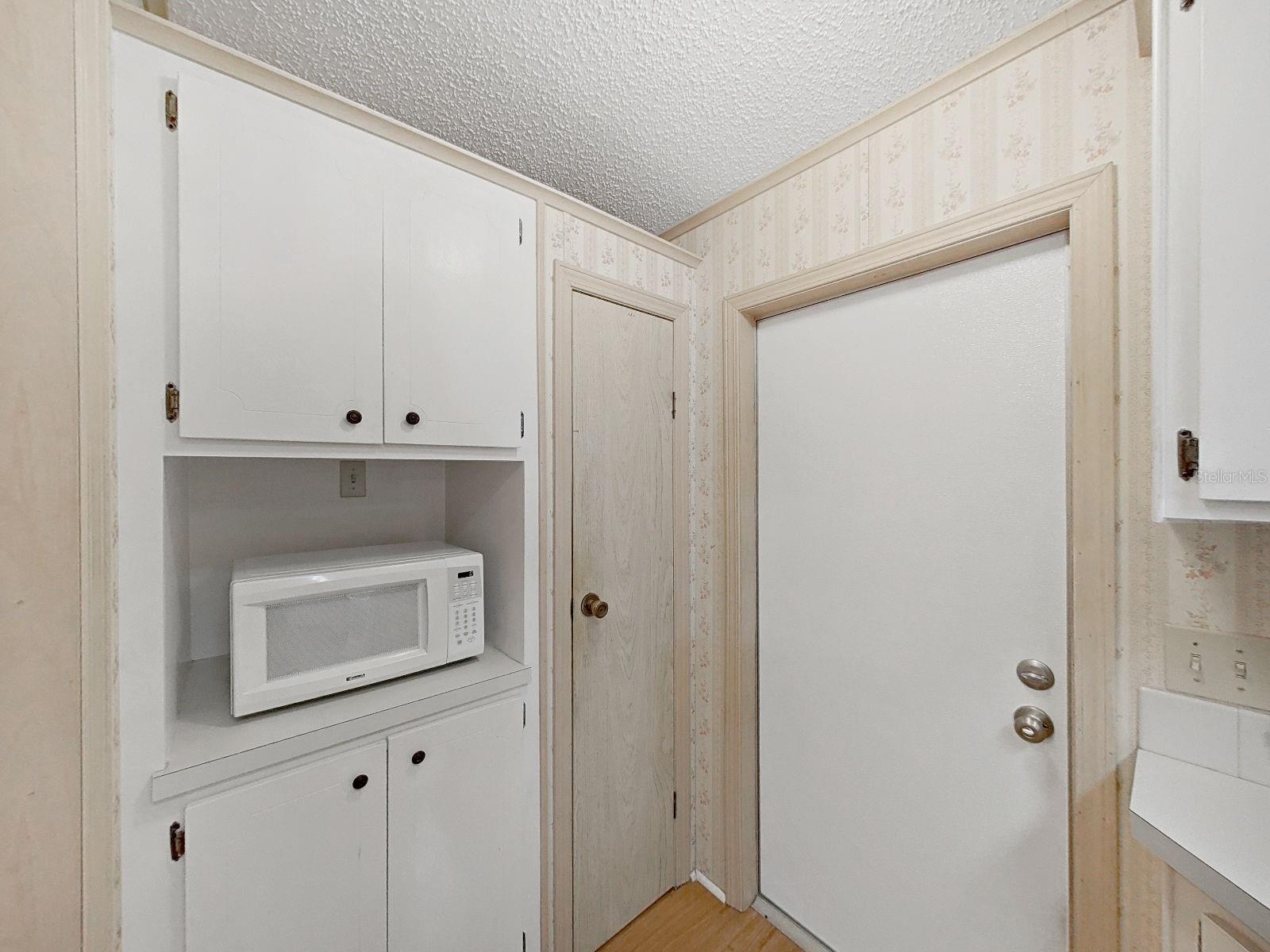 FOXWOOD LAKE ESTATES - Residential