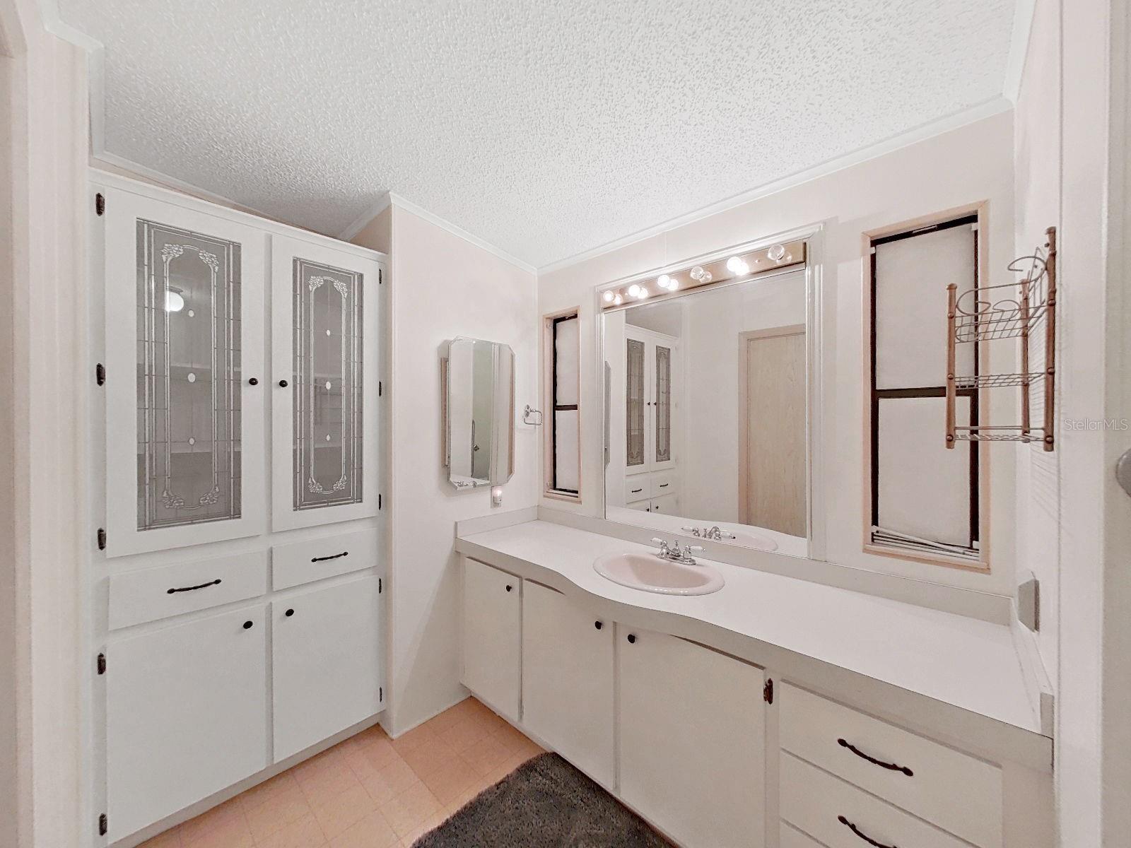 FOXWOOD LAKE ESTATES - Residential