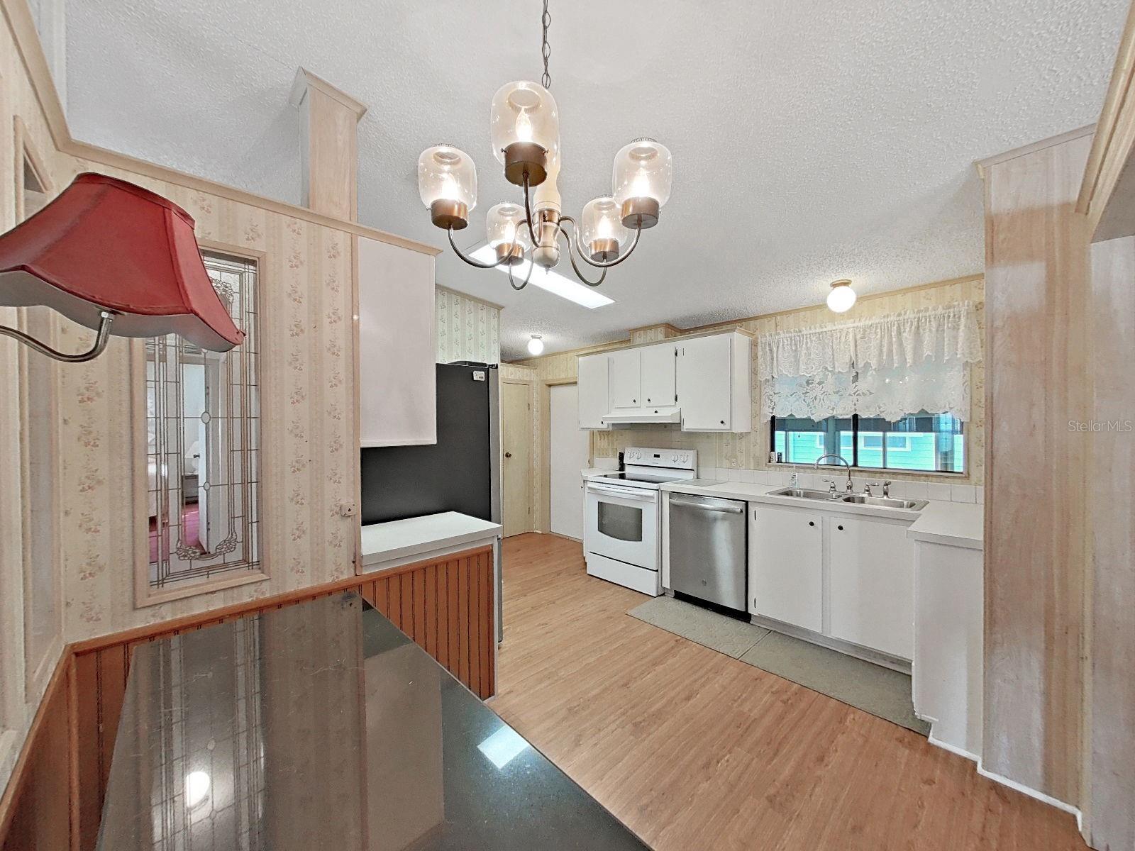 FOXWOOD LAKE ESTATES - Residential