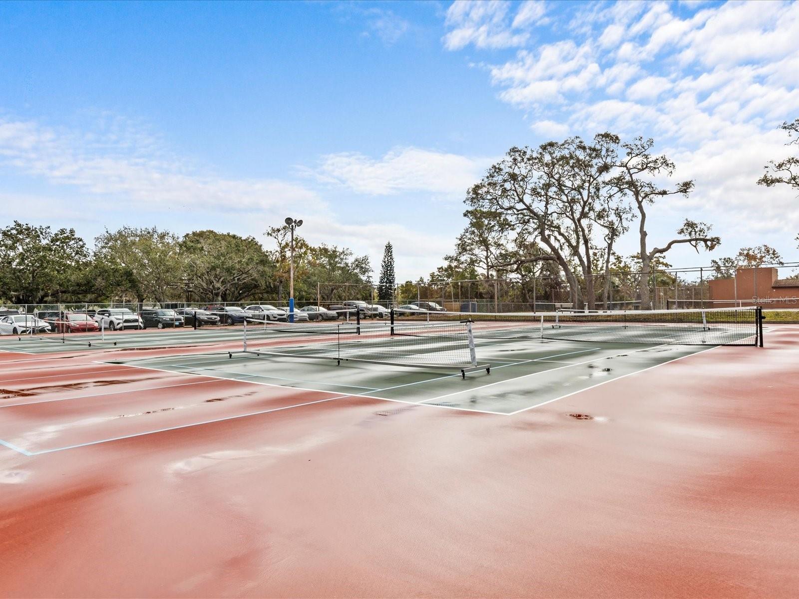 BEACON WOODS VILLAGE - Residential