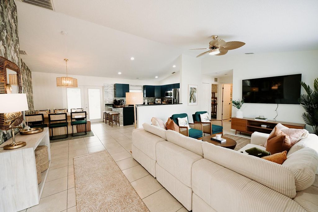 Photo of 3009 39th Avenue W, Bradenton, FL 34205 (MLS # A4686083)