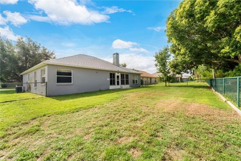 A home in LAKE WALES