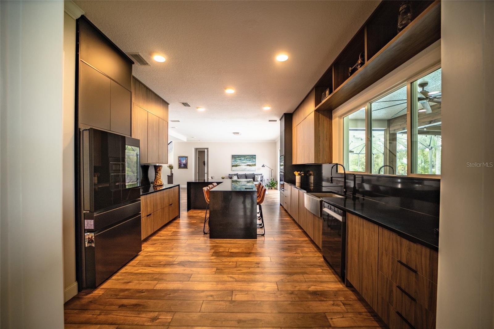 WINDDERMERE POINTE - Residential