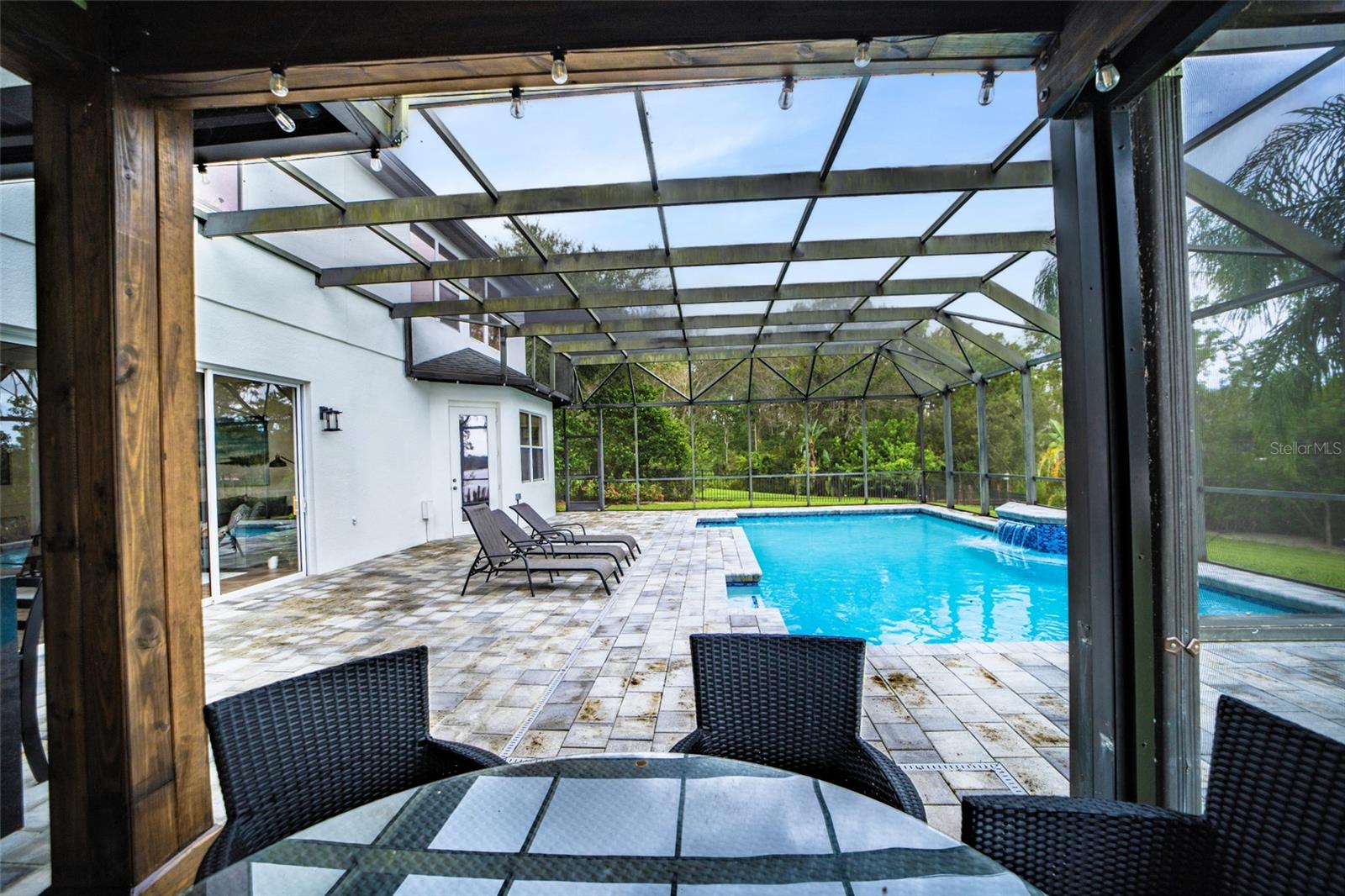 WINDDERMERE POINTE - Residential