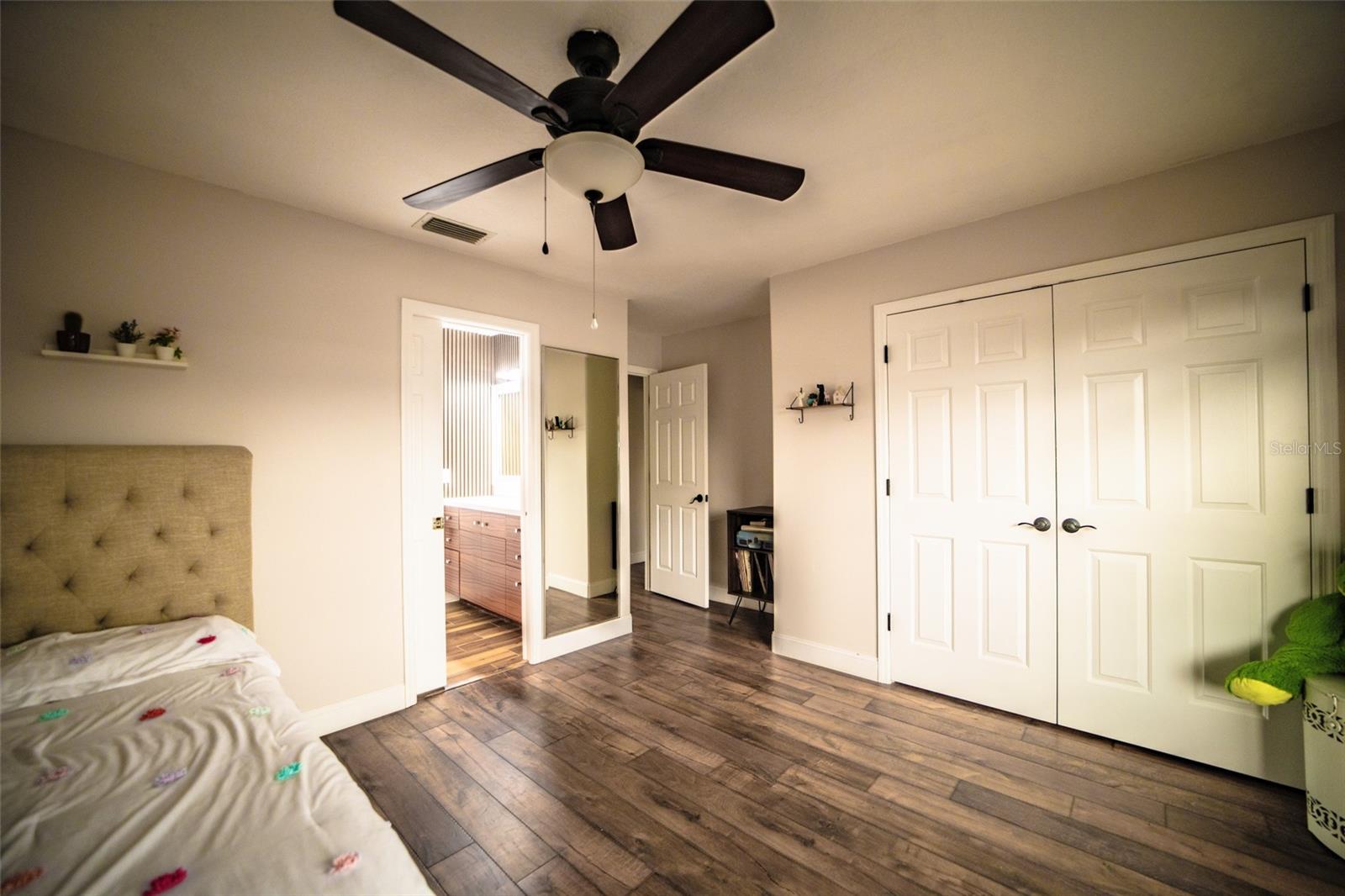 WINDDERMERE POINTE - Residential