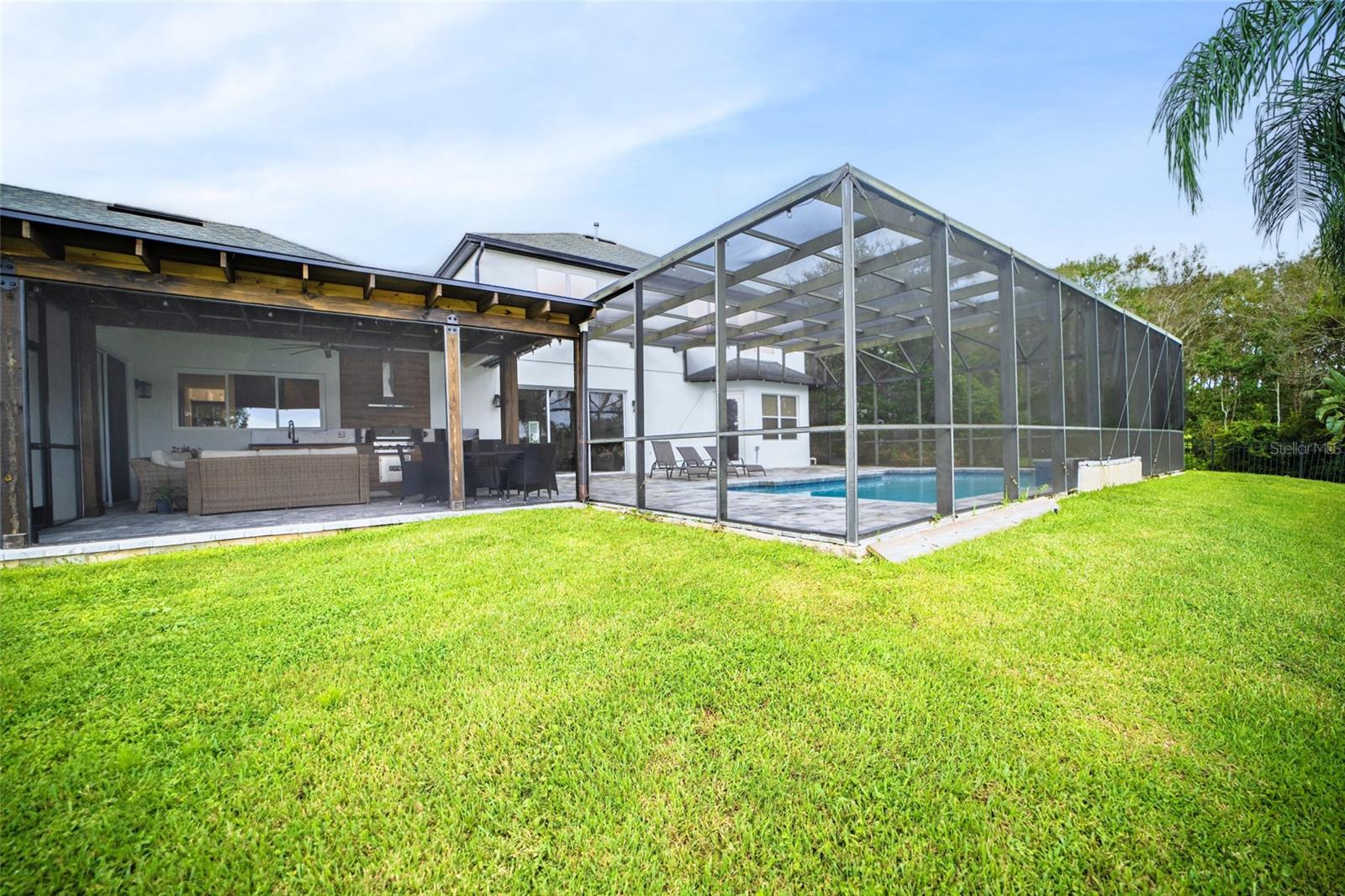 WINDDERMERE POINTE - Residential