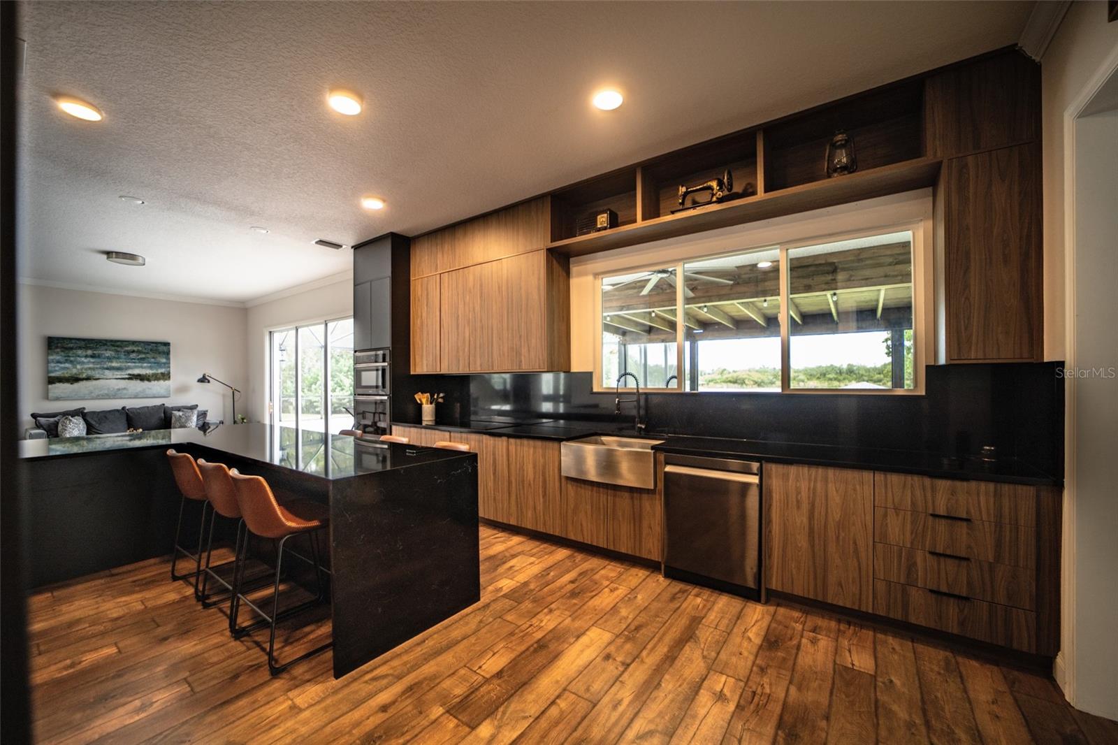 WINDDERMERE POINTE - Residential