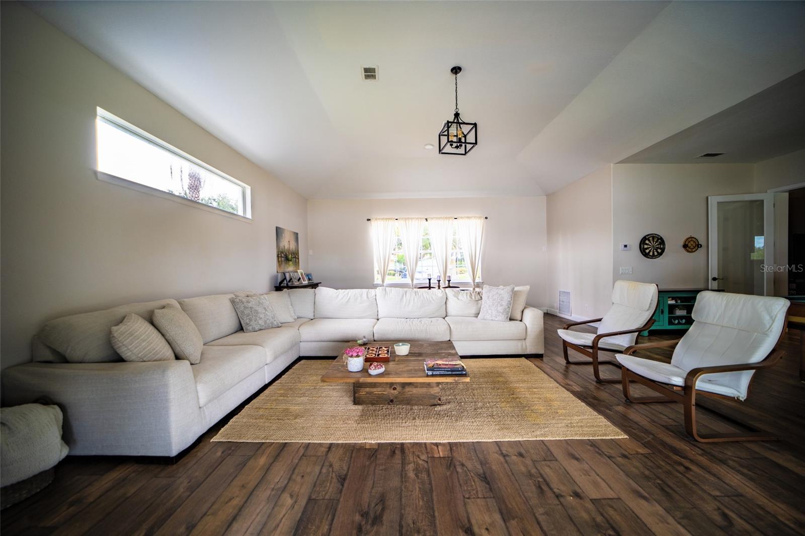 WINDDERMERE POINTE - Residential