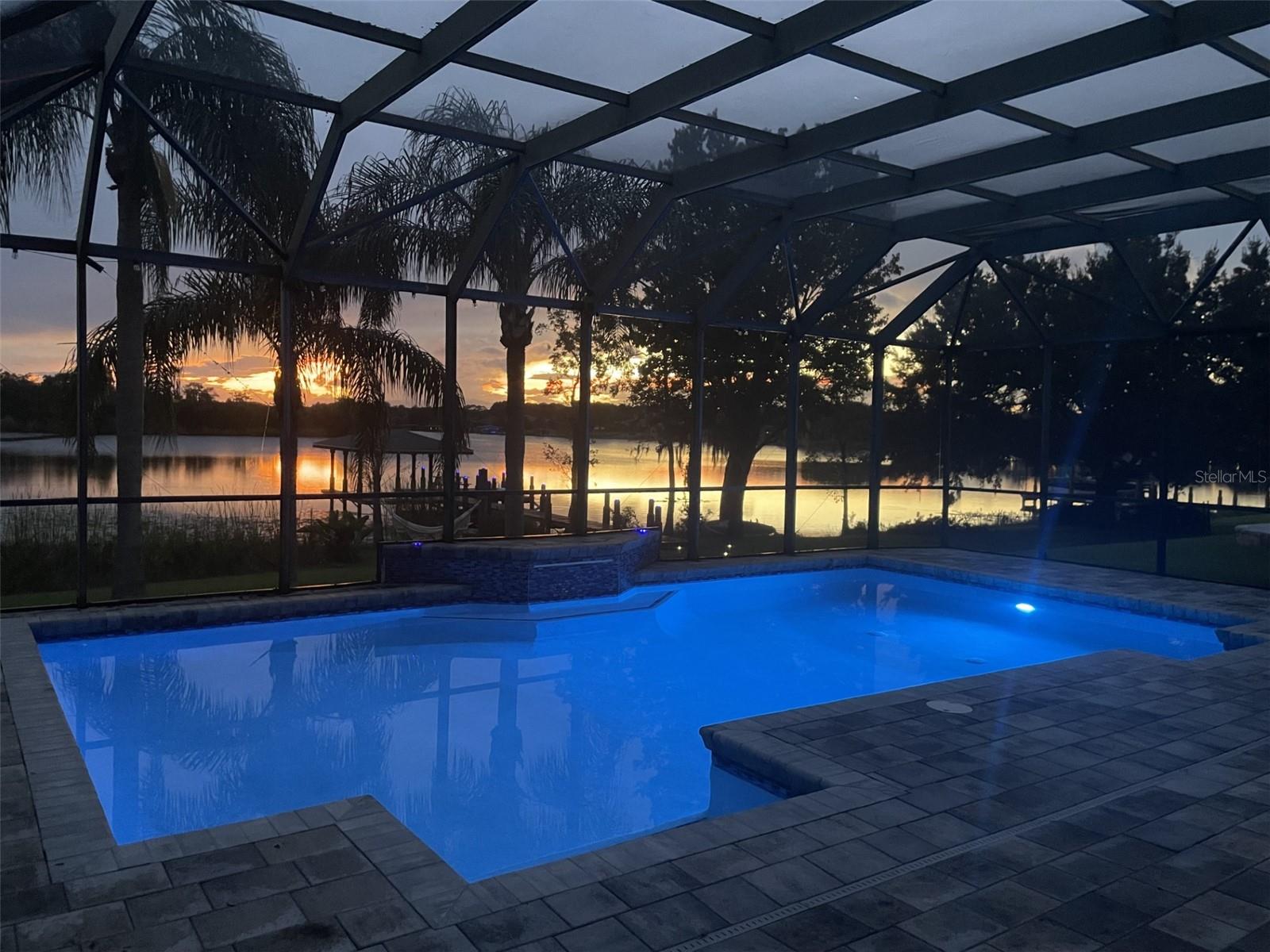 WINDDERMERE POINTE - Residential