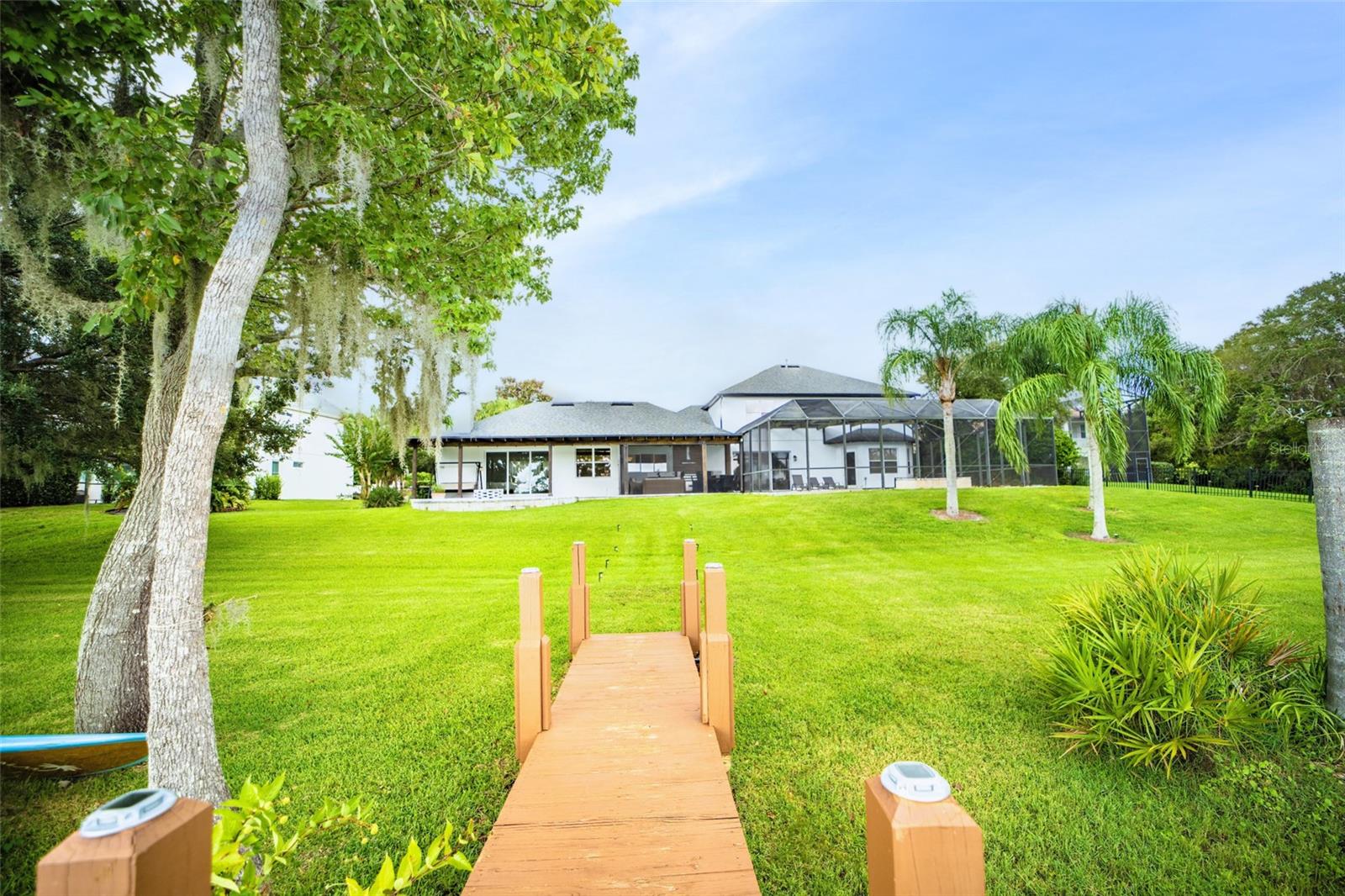 WINDDERMERE POINTE - Residential