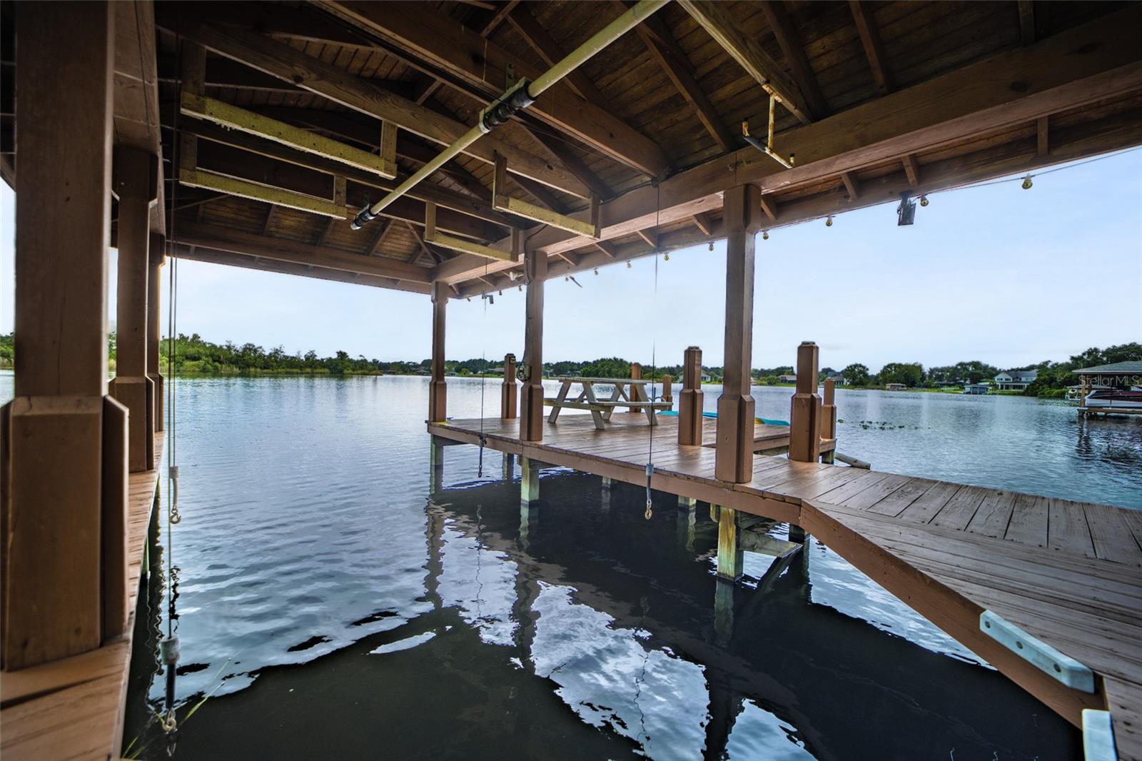 WINDDERMERE POINTE - Residential