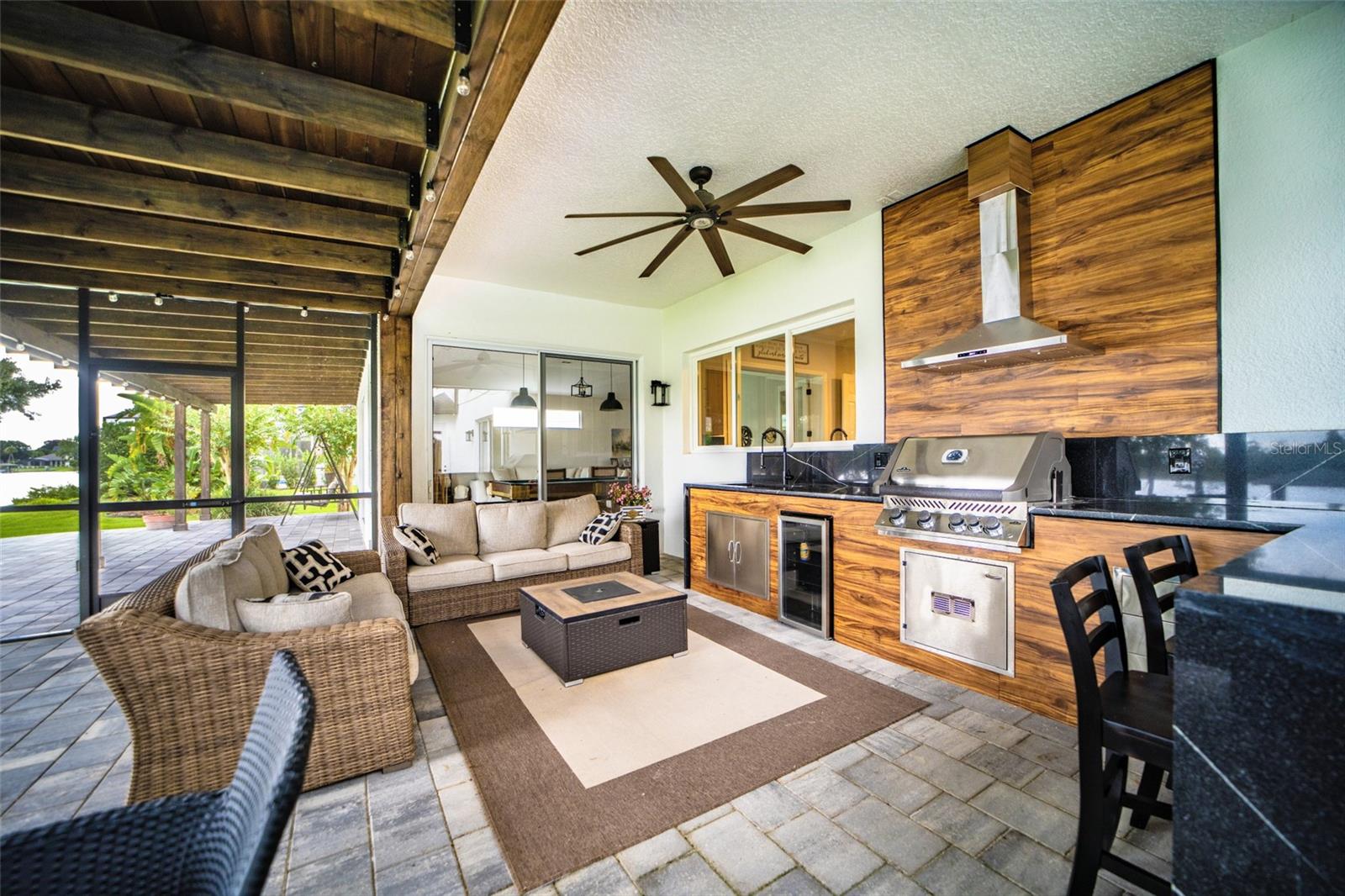 WINDDERMERE POINTE - Residential
