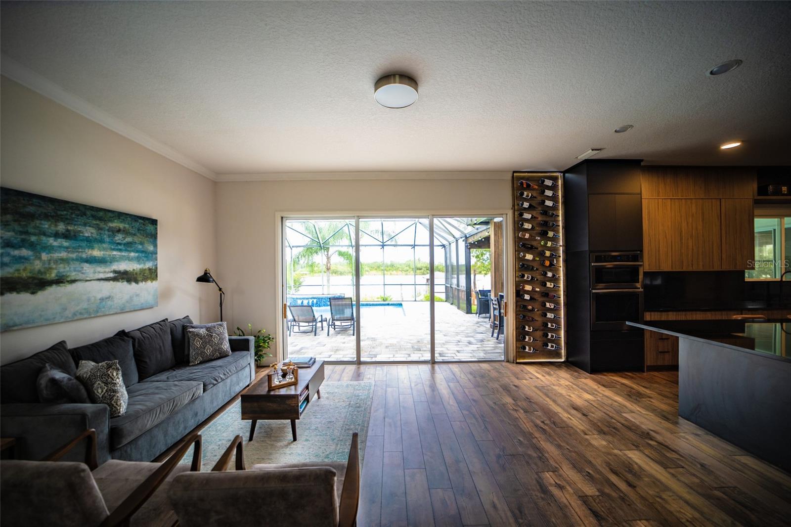 WINDDERMERE POINTE - Residential