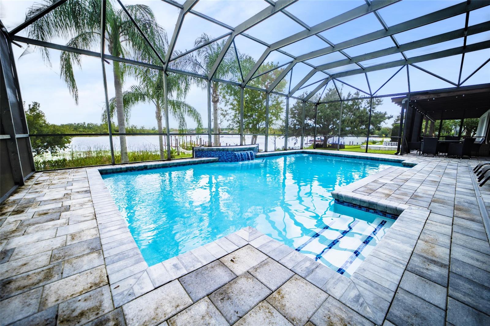 WINDDERMERE POINTE - Residential