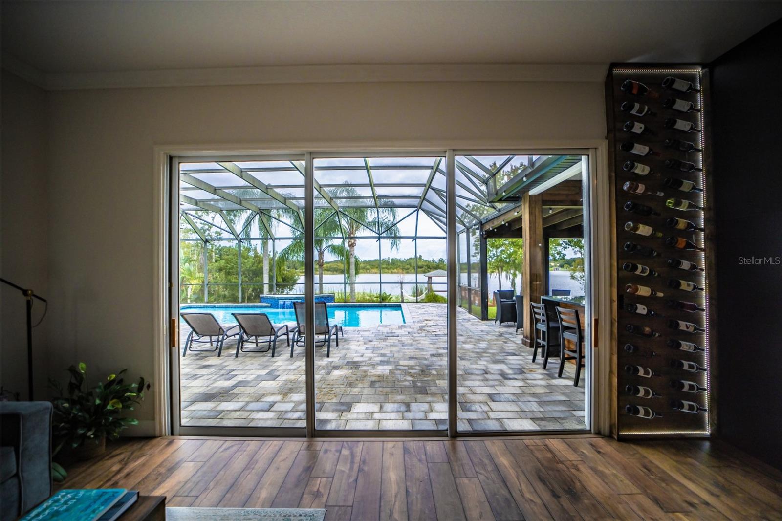 WINDDERMERE POINTE - Residential