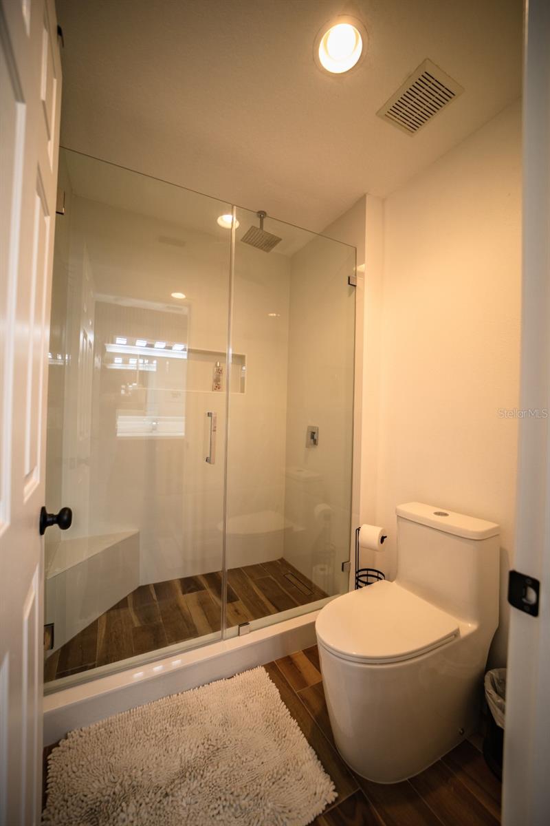 WINDDERMERE POINTE - Residential
