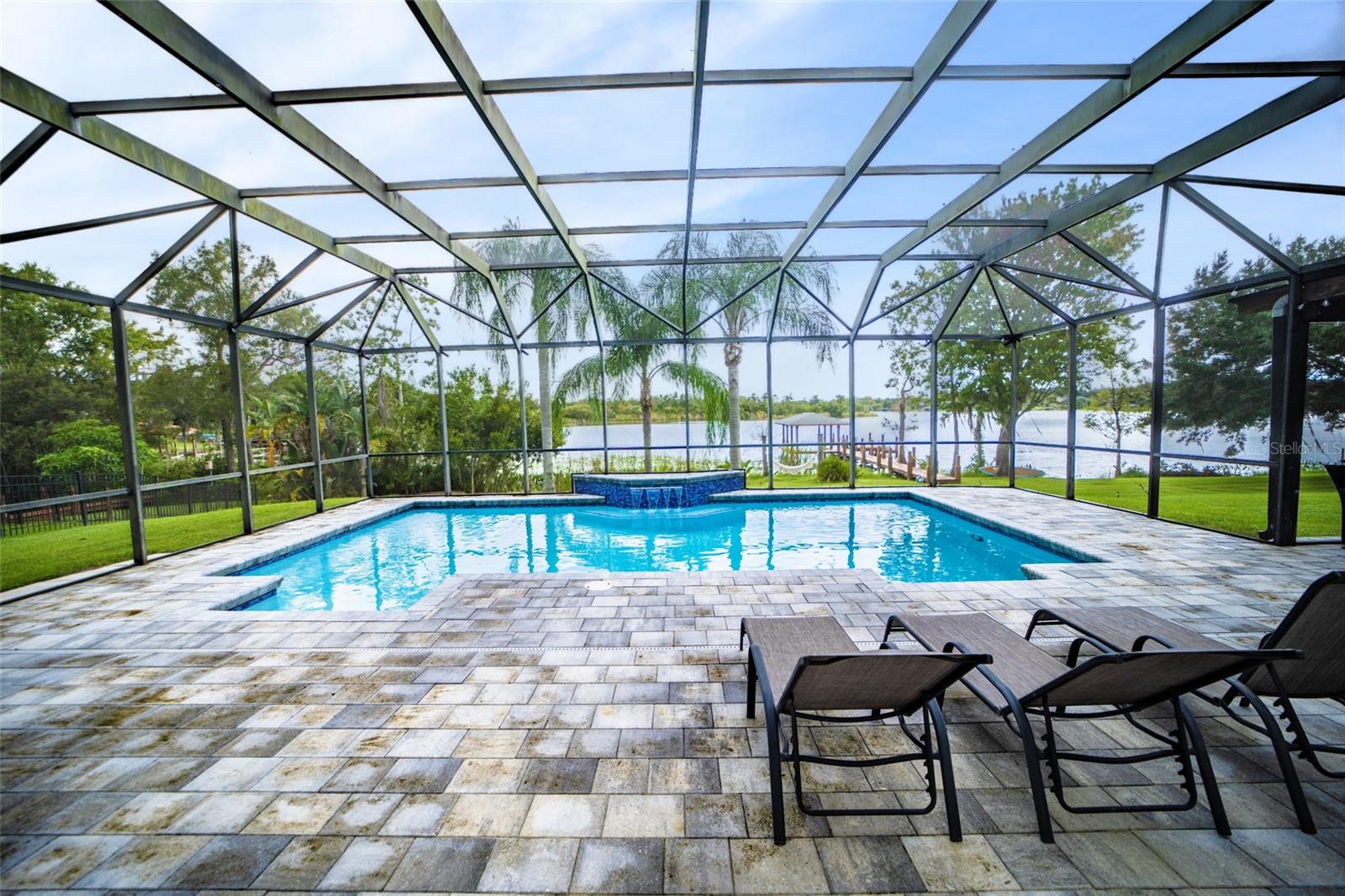 WINDDERMERE POINTE - Residential