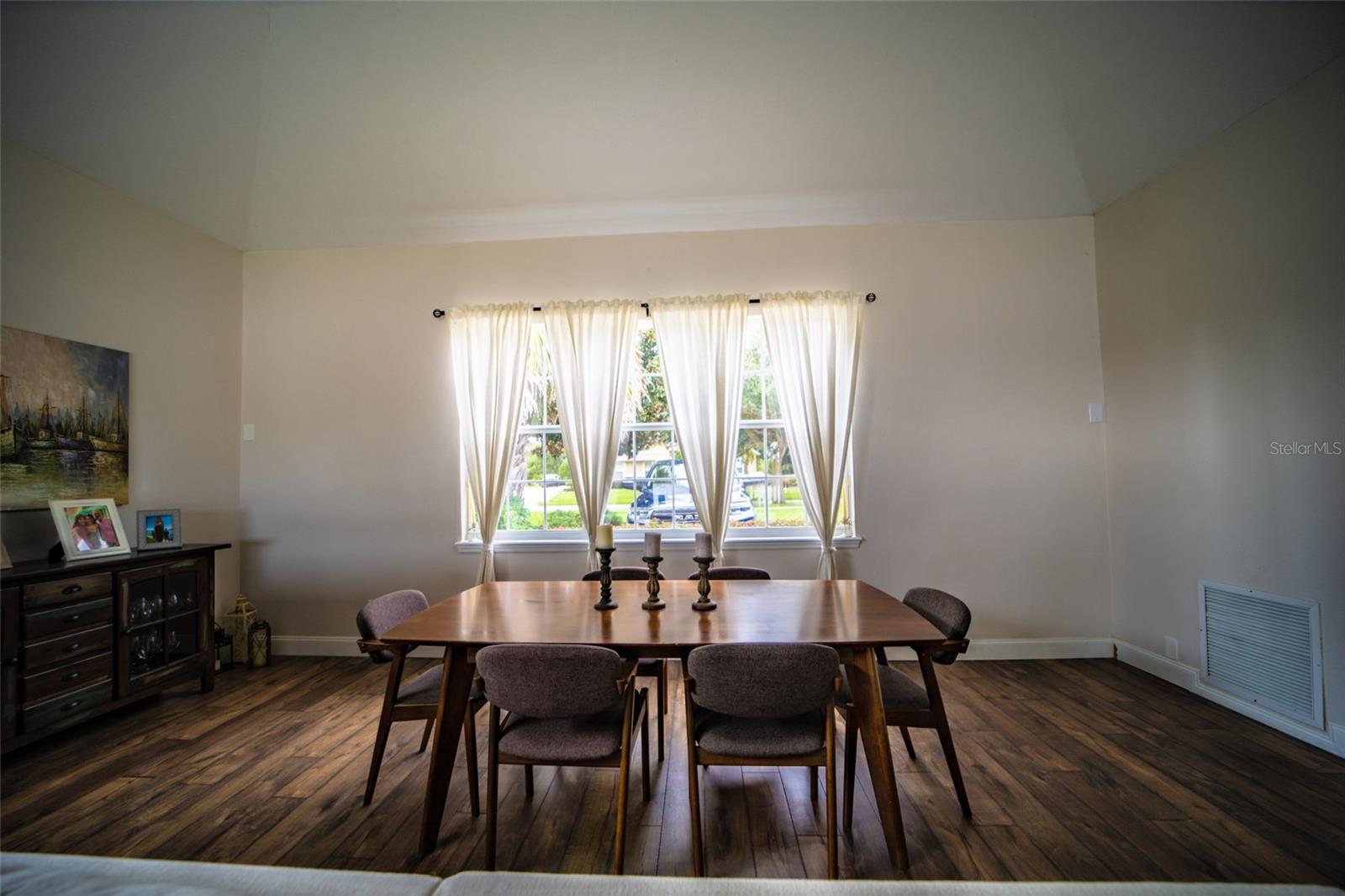 WINDDERMERE POINTE - Residential