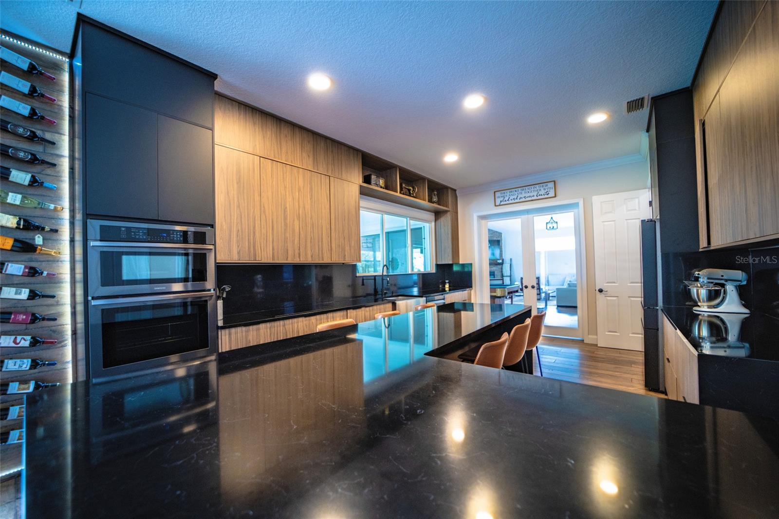 WINDDERMERE POINTE - Residential
