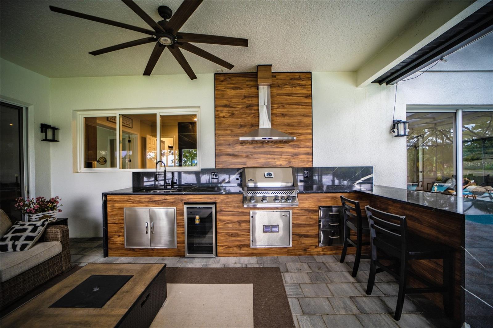 WINDDERMERE POINTE - Residential