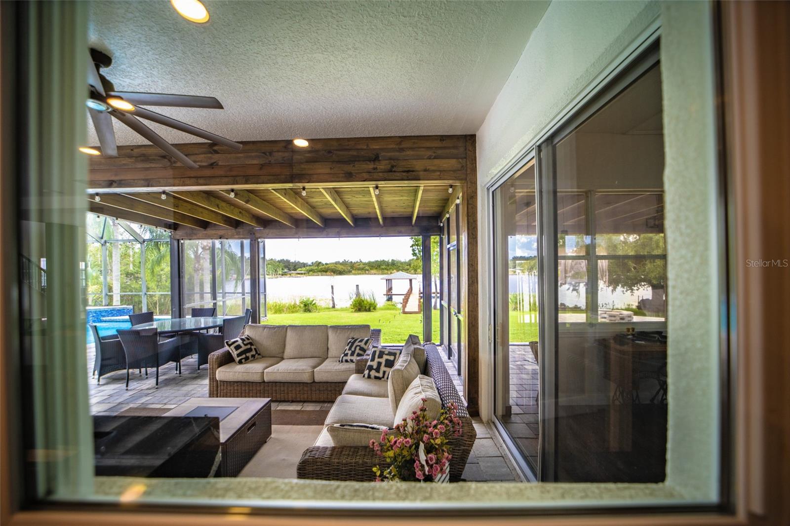 WINDDERMERE POINTE - Residential
