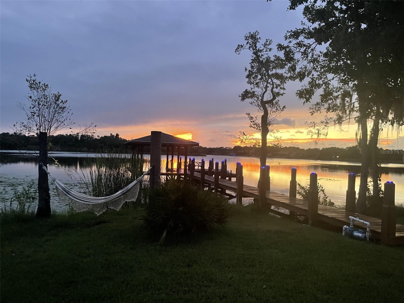 WINDDERMERE POINTE - Residential