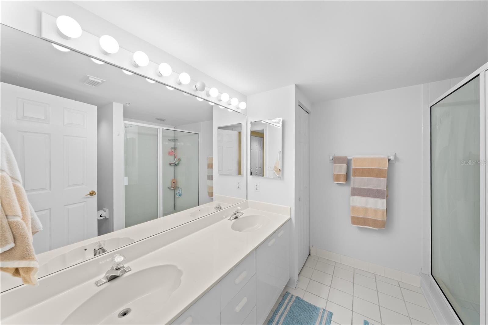 TOWERS AT PONCE INLET TOWER 01 CONDO - Residential