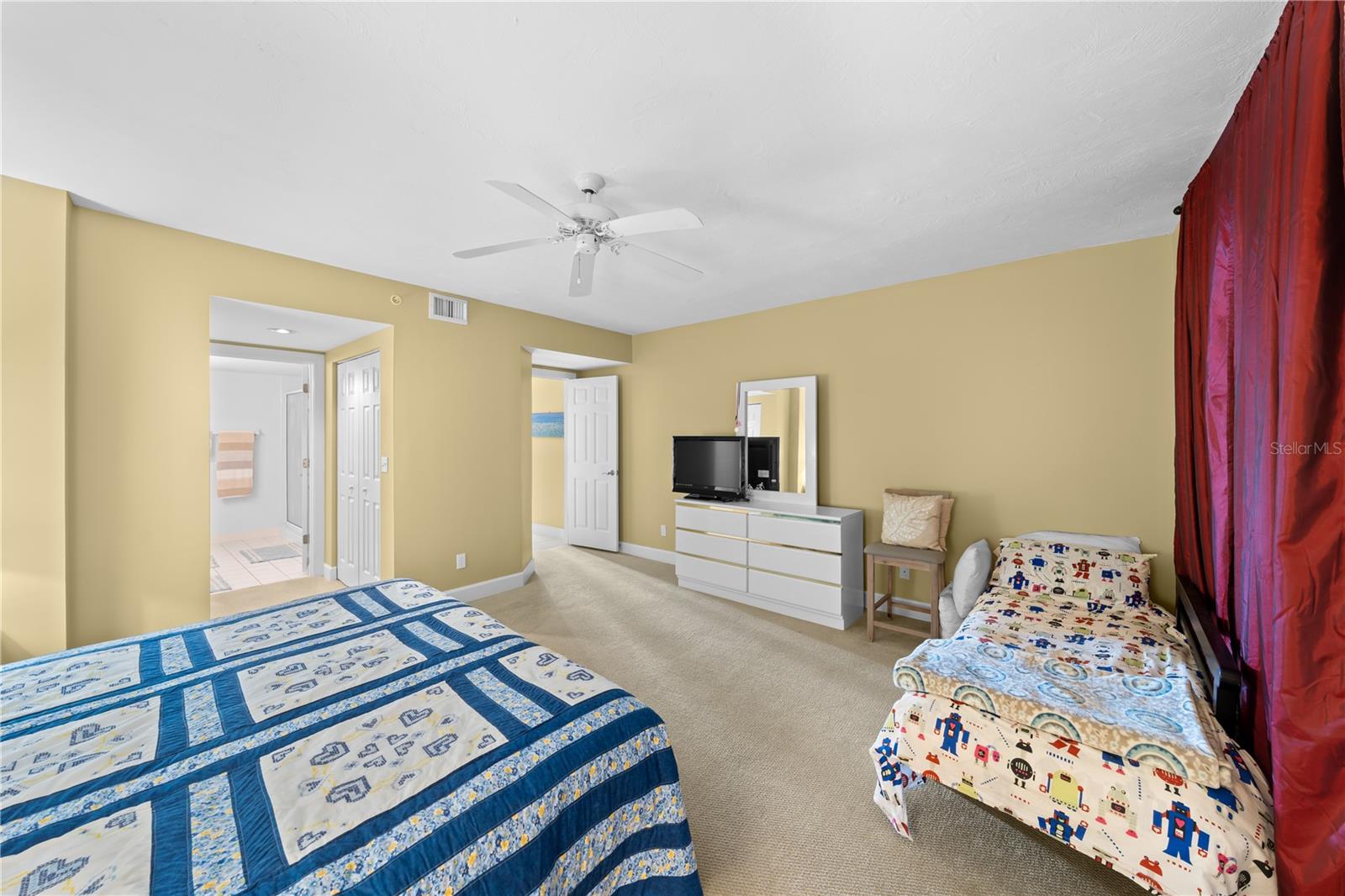 TOWERS AT PONCE INLET TOWER 01 CONDO - Residential