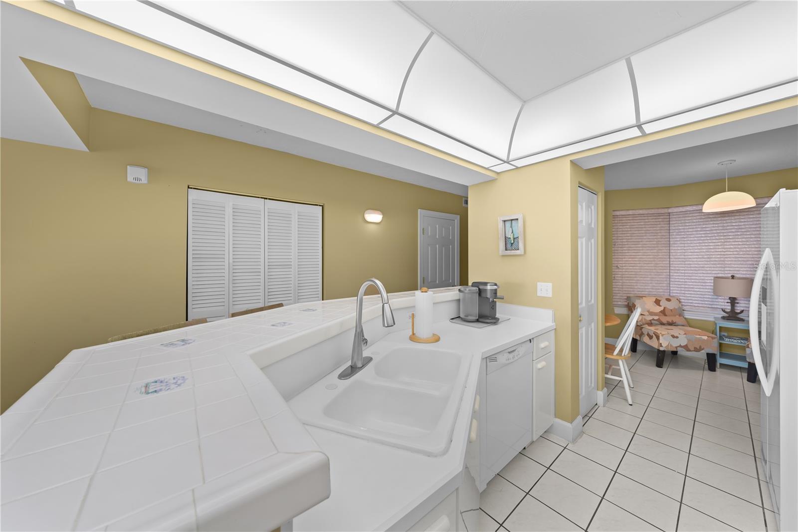 TOWERS AT PONCE INLET TOWER 01 CONDO - Residential