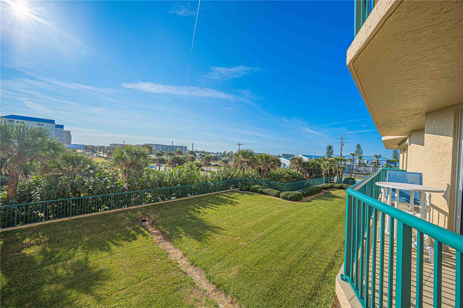 TOWERS AT PONCE INLET TOWER 01 CONDO - Residential