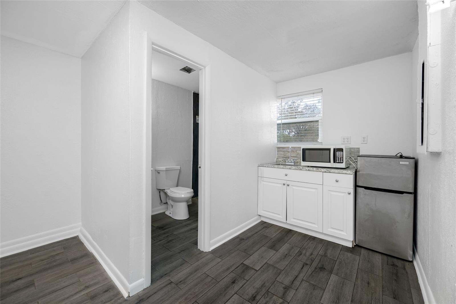 NORTH LAKES SEC B UNIT - Residential